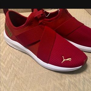 Puma’s Size 8.5 women’s
